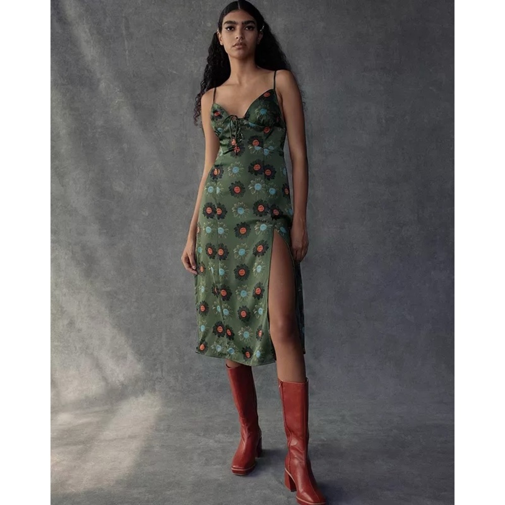Urban Outfitters Mariah Lace-Up Midi Slip Dress in green floral size Medium